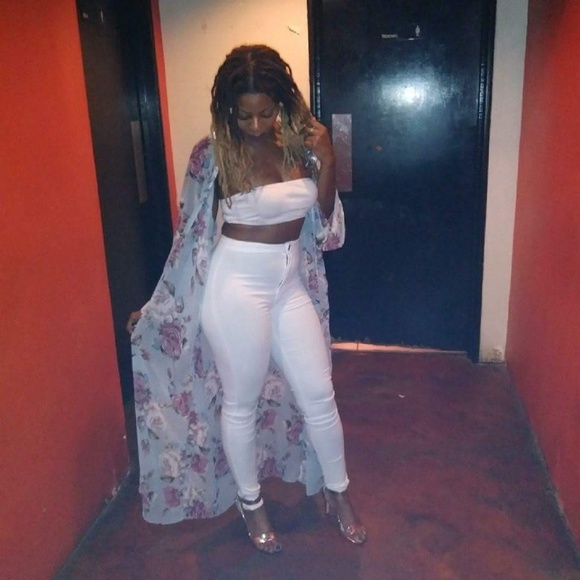 Meet your Posher, Queen Agnes - Picture 4 of 8